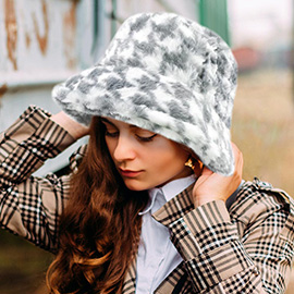Houndstooth Patterned Faux Fur Bucket Hat