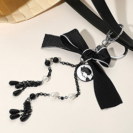 SECRET BOX_Vintage Cameo Bow Pearl Chain Bag Charm / Keychain