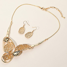 Abstract Stone Faceted Beads Embellished Necklace