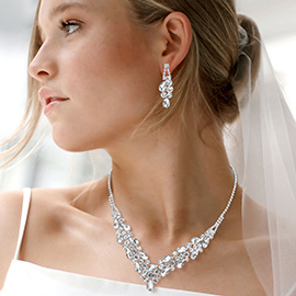 Teardrop Stone Cluster Embellished V Shaped Rhinestone Paved Necklace