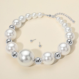 Graduated Bold Pearl Beaded Statement Necklace