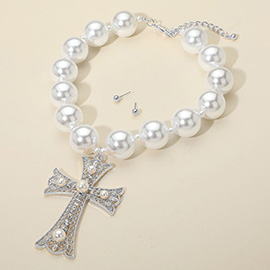 Bold Pearl Rhinestone Accent Intricate Cross Pendant Chunky Pearl Beaded Statement Necklace