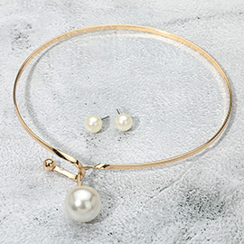 Pearl Hook Closure Necklace