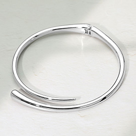 Sleek Metal Hinged Open Coil Choker Necklace