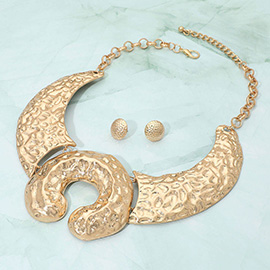 Bold Textured Metal Horseshoe Accent Statement Collar Necklace