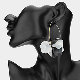 Metal Cut Out Flower Dangle Earrings