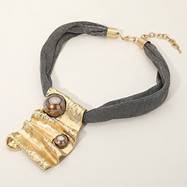 Round Beads Accent Sculpted Pendant Mesh Chain Statement Necklace